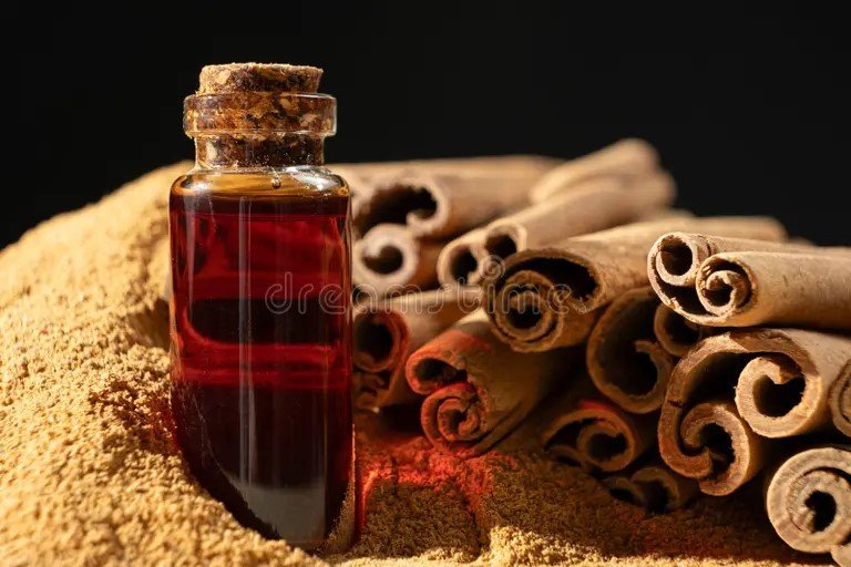 natural-cinnamon-oil-bark-spices-384706694